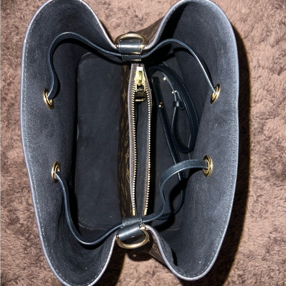 Louis Vuitton Neo Noe MM in excellent condition. - Picture 13 of 16
